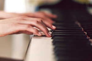 Learn to play piano 